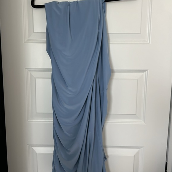 Club L POWDER BLUE ONE SHOULDER SIDE SPLIT RUCHED MAXI DRESS - Picture 3 of 3